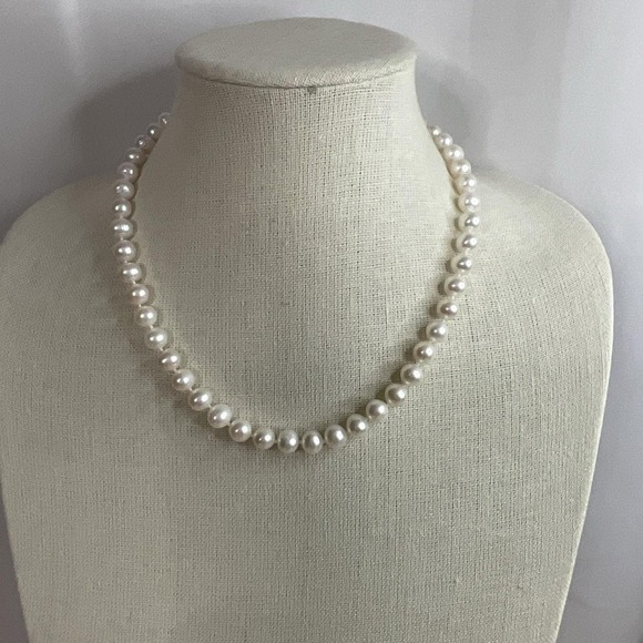 Pearl Necklace 18" 14K Gold Clasp White Cultured Freshwater 7–8mm Classic Beauty - Picture 4 of 9